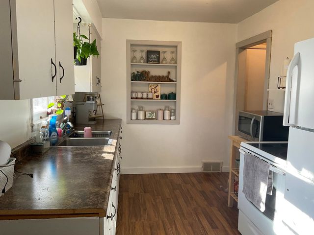 506 W River Street, Redwood Falls, photo 3