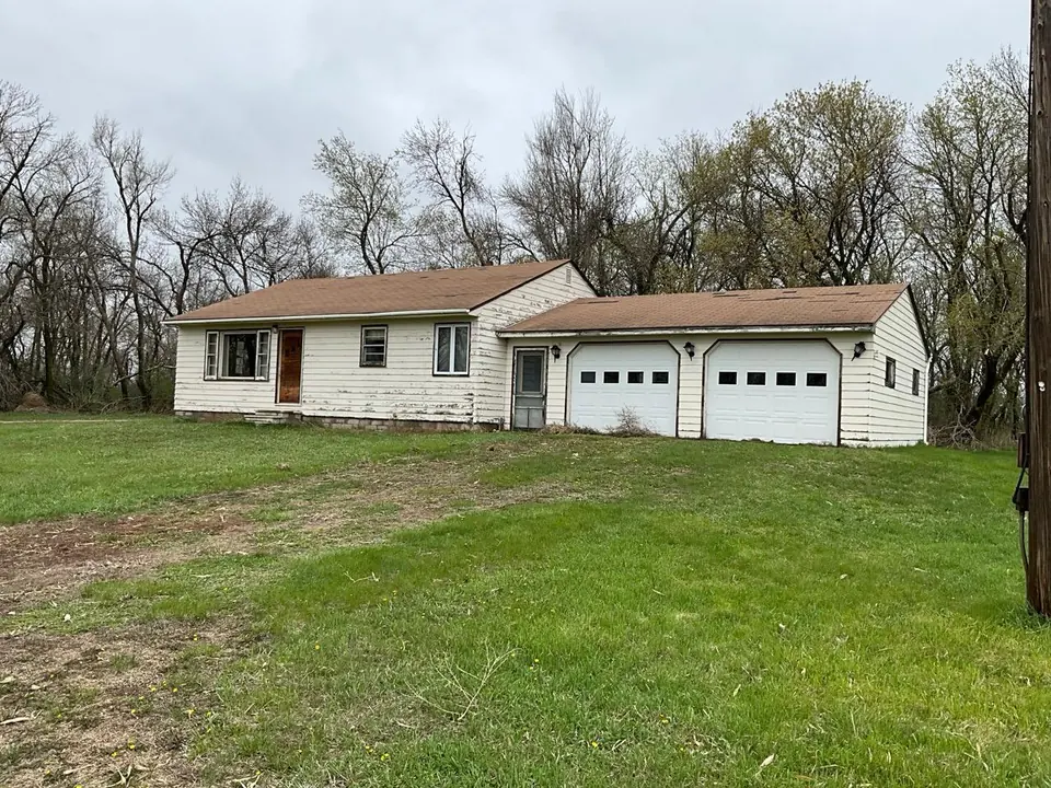 1967 250th Street, Ivanhoe
