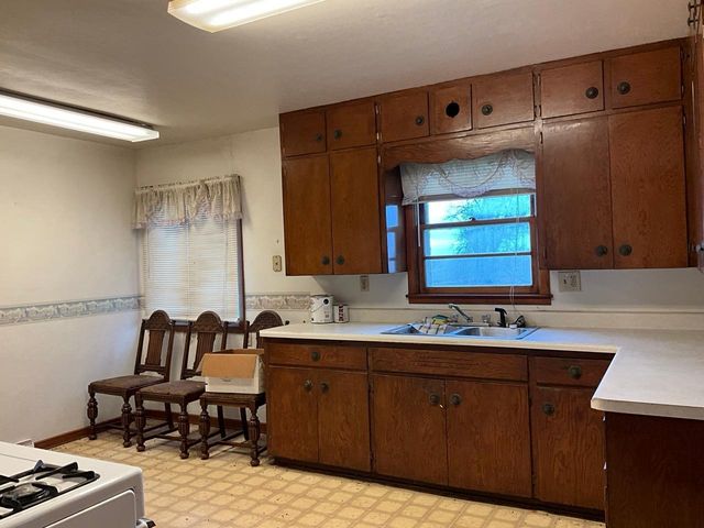 1967 250th Street, Ivanhoe, photo 2