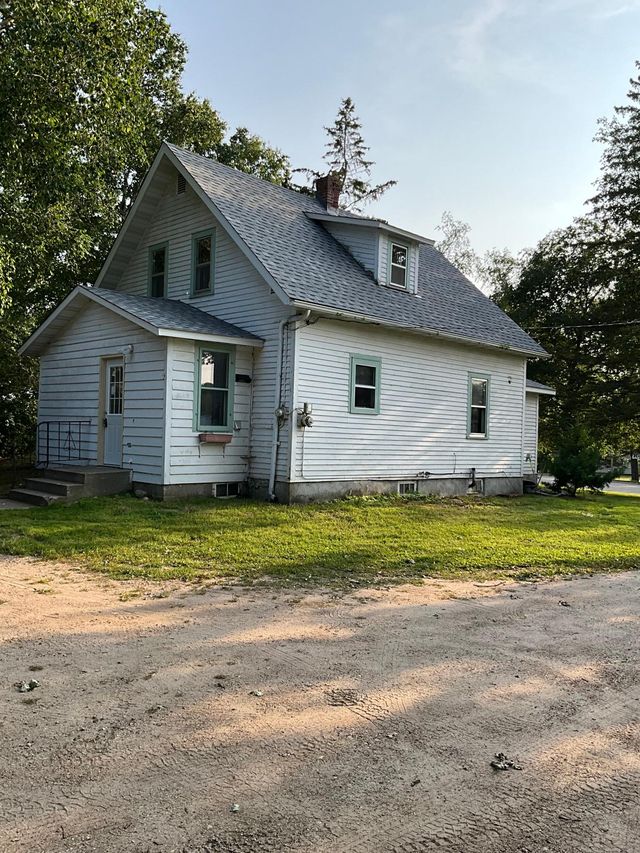 329 1st Street, Miltona, photo 3