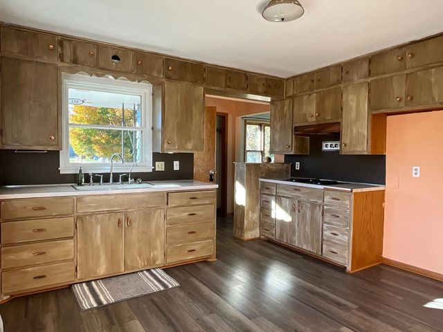 130 N Oak Street, Vesta, photo 3
