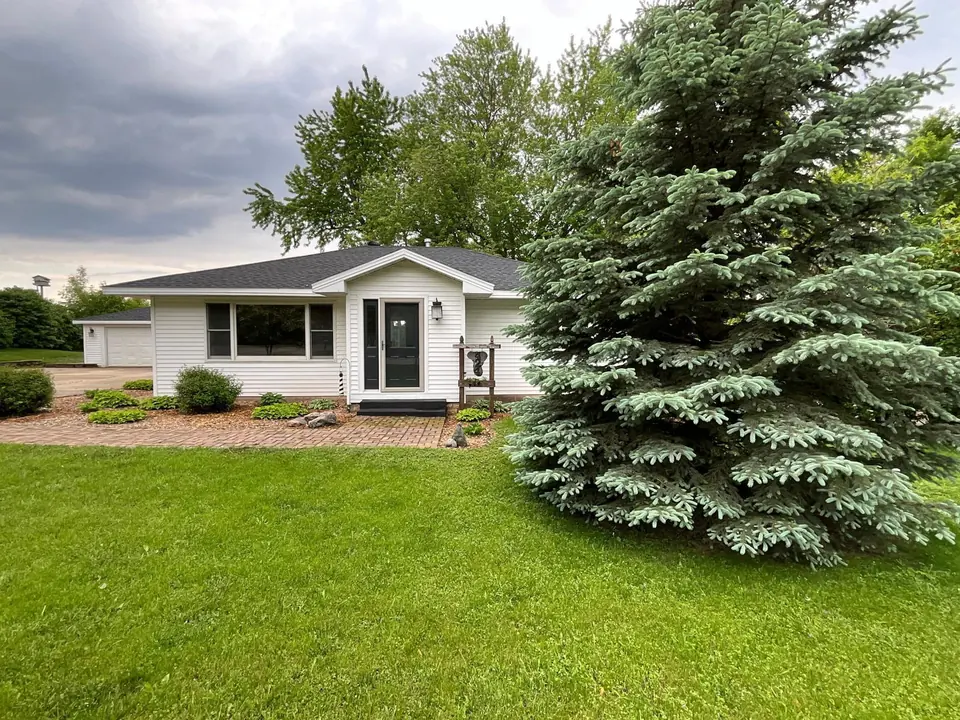 424 Lake Avenue S, Spicer