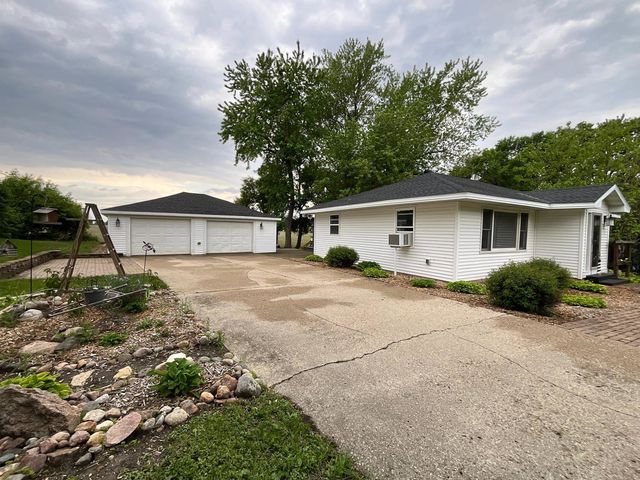 424 Lake Avenue S, Spicer, photo 3