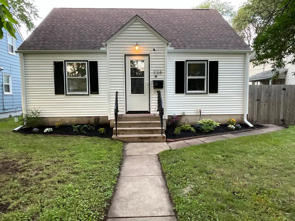 228 4th Avenue NE, Saint Cloud