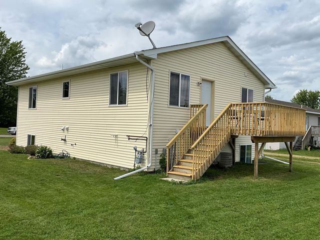 208 2nd Street, Henning, photo 2