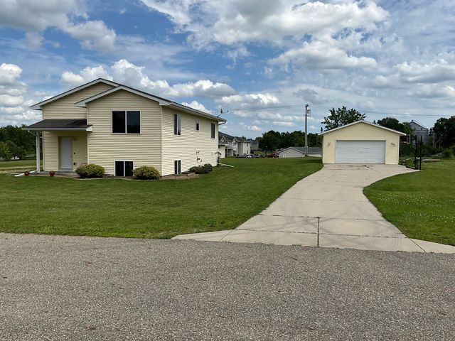 208 2nd Street, Henning, photo 3