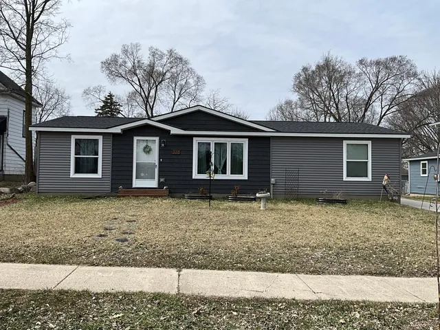 516 S Miller Avenue, Litchfield