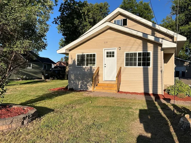 216 6th Street NE, Long Prairie