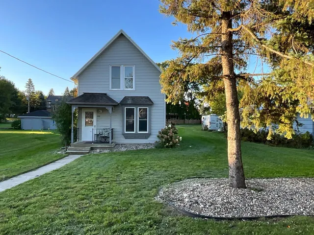 309 W Nokomis Street, Osakis